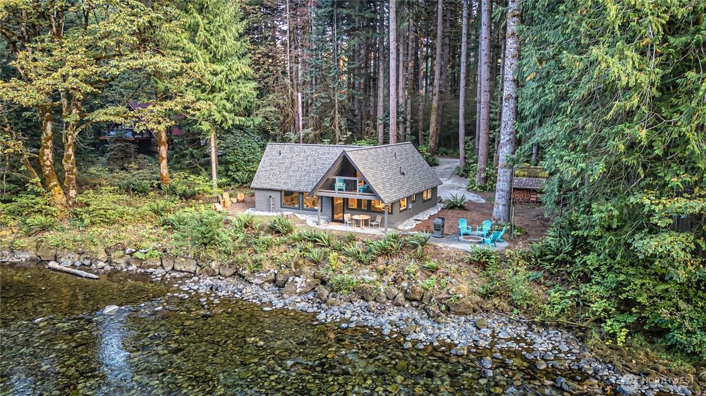 Photo of 12423 744th Avenue, Skykomish, WA 98288 (MLS # 2438507)
