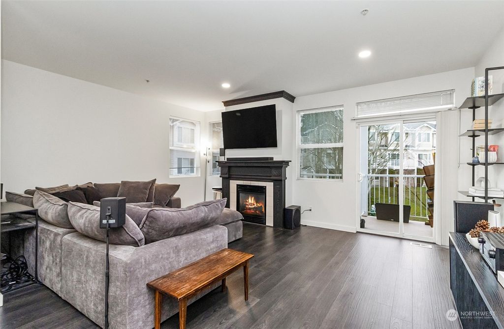 Photo of 16331 118th Lane NE #39, Bothell, WA 98011 (MLS # 2320800)