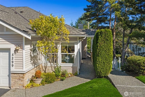 Photo of 5299 164th Avenue SE #6-2, Bellevue, WA 98006 (MLS # 2579952)