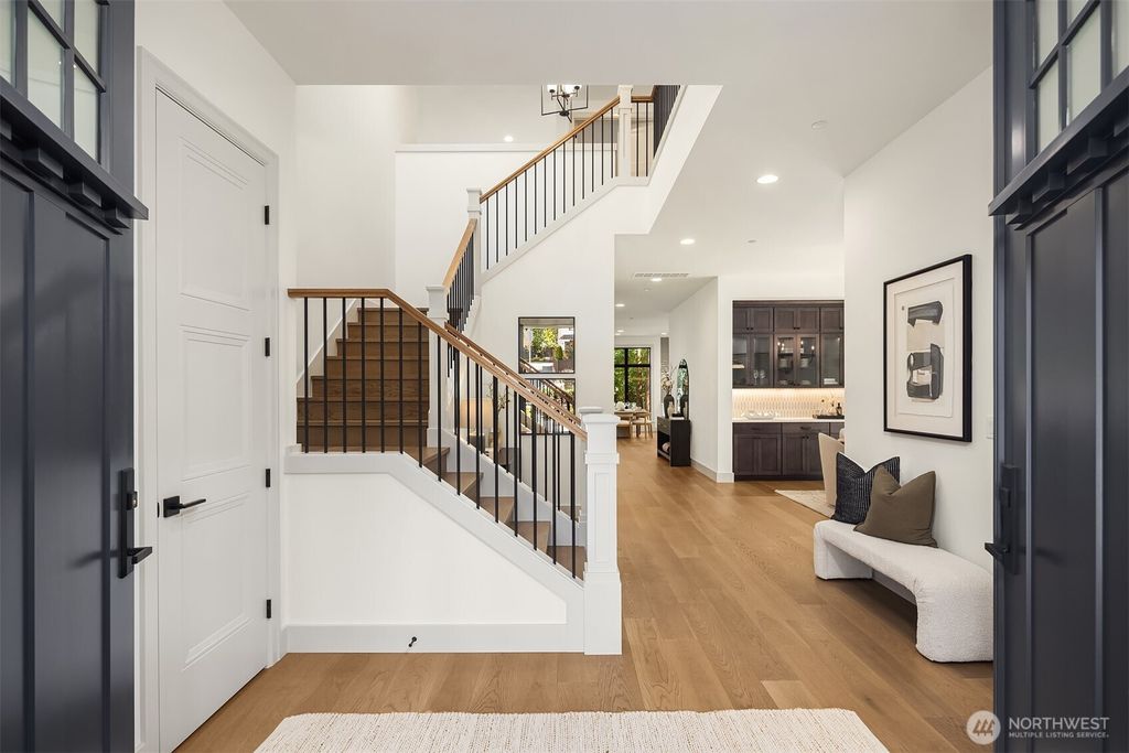 Photo of 14030 NE 6th Place, Bellevue, WA 98007 (MLS # 2504823)