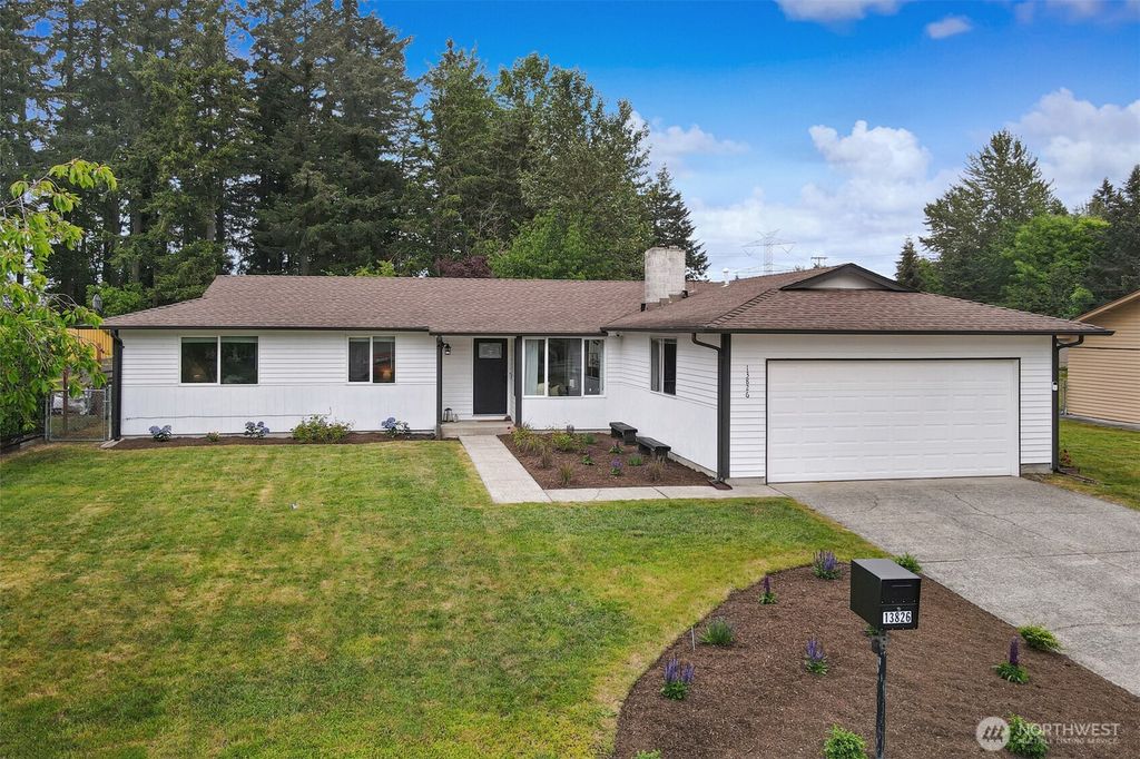 Photo of 13826 SE 161st Place, Renton, WA 98058 (MLS # 2525626)