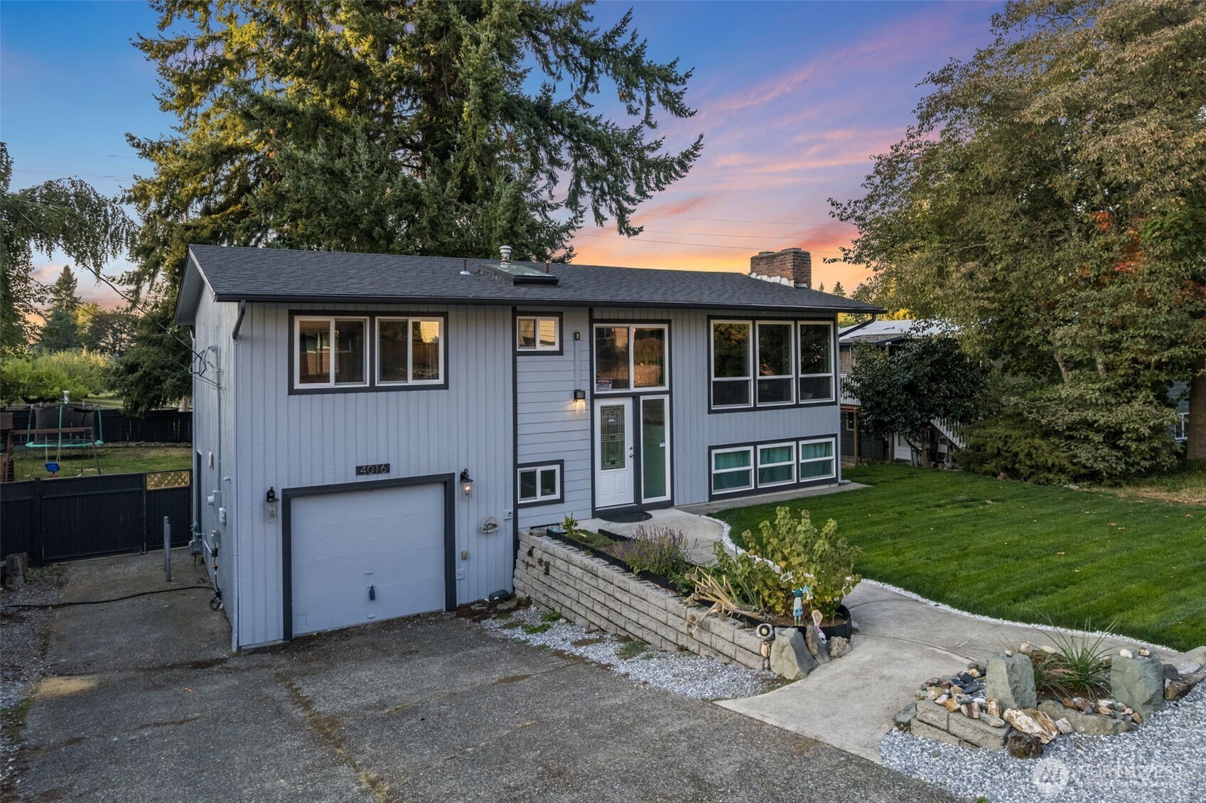 4016 Brouse Boulevard W