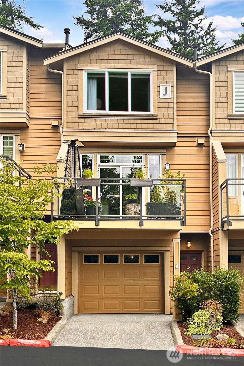 Photo of 23300 SE Black Nugget Road #J3, Issaquah, WA 98029 (MLS # 2398519)