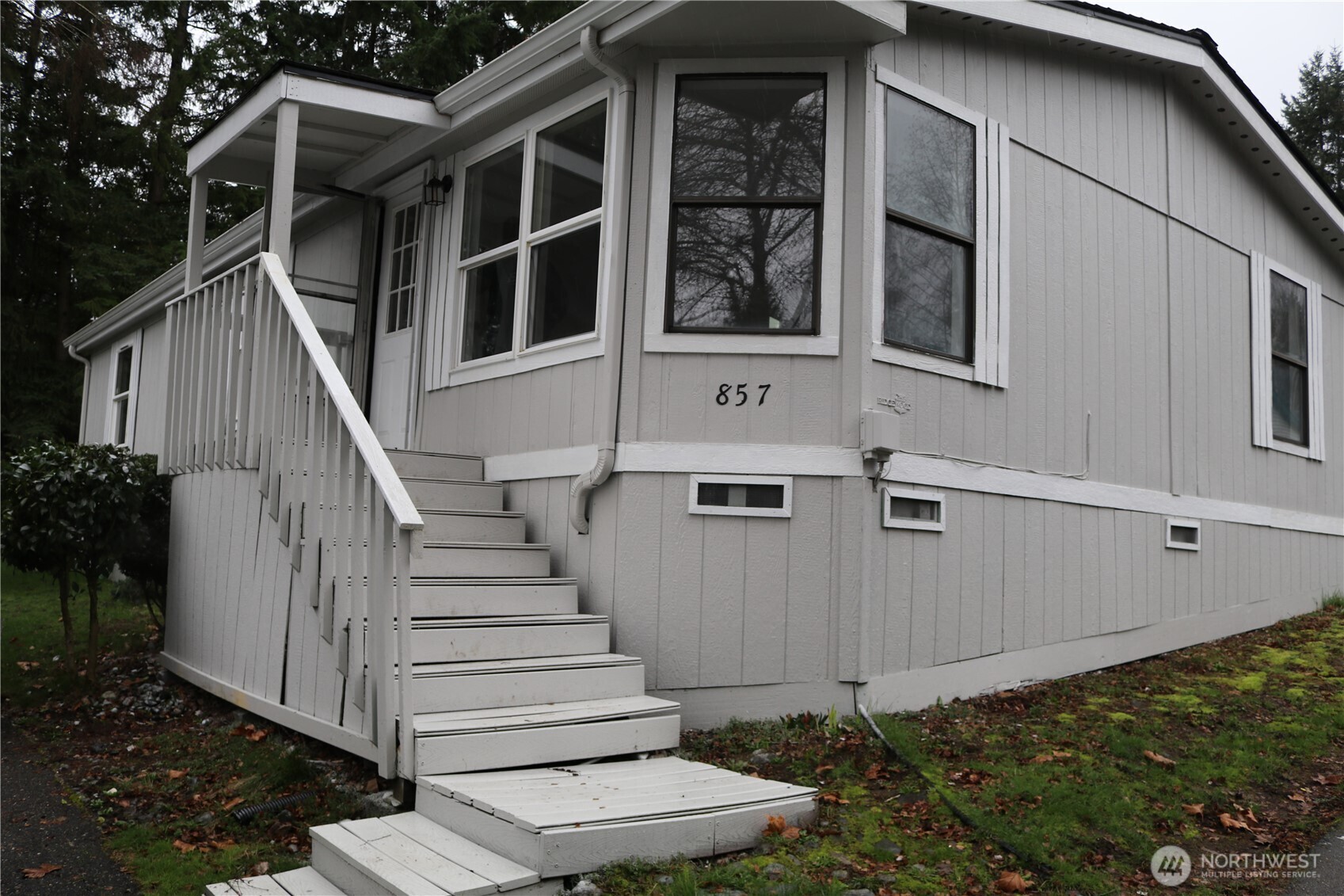 857 Mahogany Lane NW