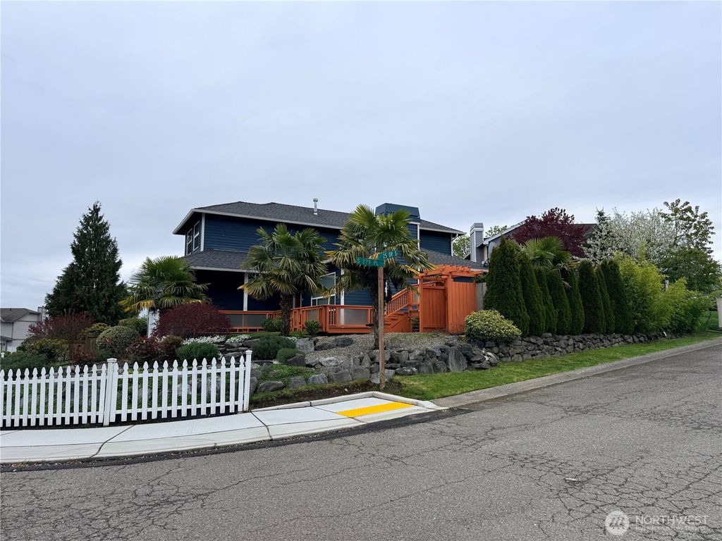 Photo of 27840 25th Drive S, Federal Way, WA 98003 (MLS # 2511875)