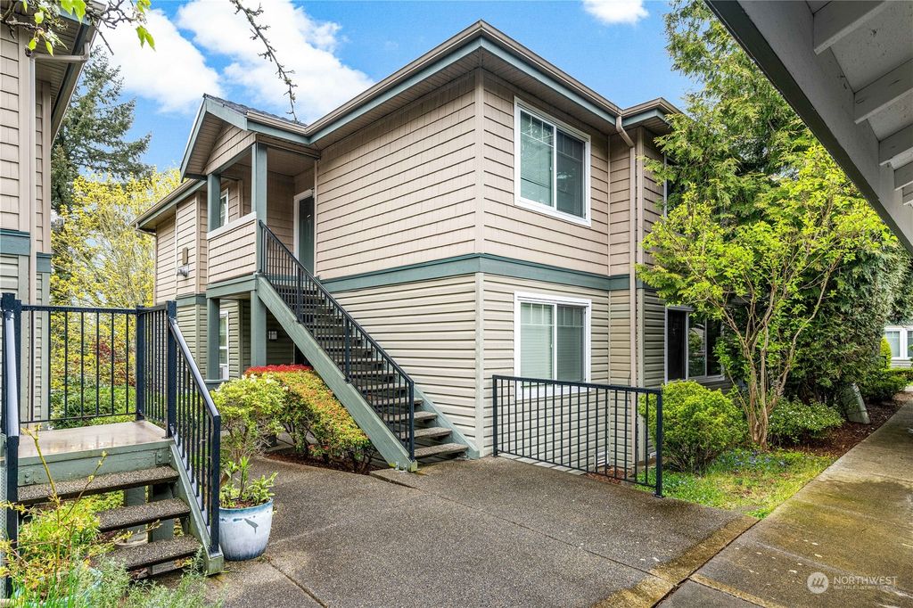 Photo of 1500 S 18th Street #E101, Renton, WA 98055 (MLS # 2220666)