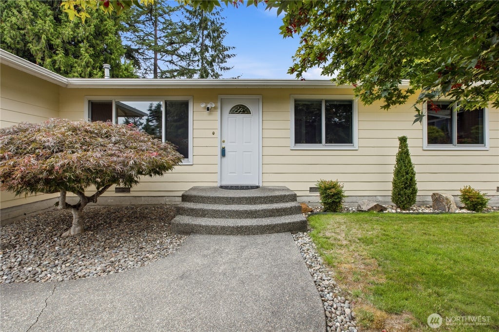 Photo of 18759 130th Avenue SE, Renton, WA 98058 (MLS # 2577156)