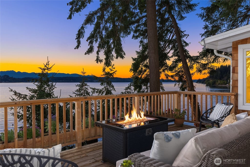 Photo of 8405 Hansen Road NE, Bainbridge Island, WA 98110 (MLS # 2591783)