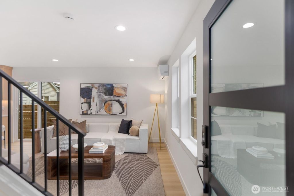 Photo of 304 NW 45th Street, Seattle, WA 98107 (MLS # 2517390)