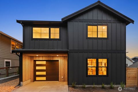 Photo of 304 NW 45th Street, Seattle, WA 98107 (MLS # 2517390)