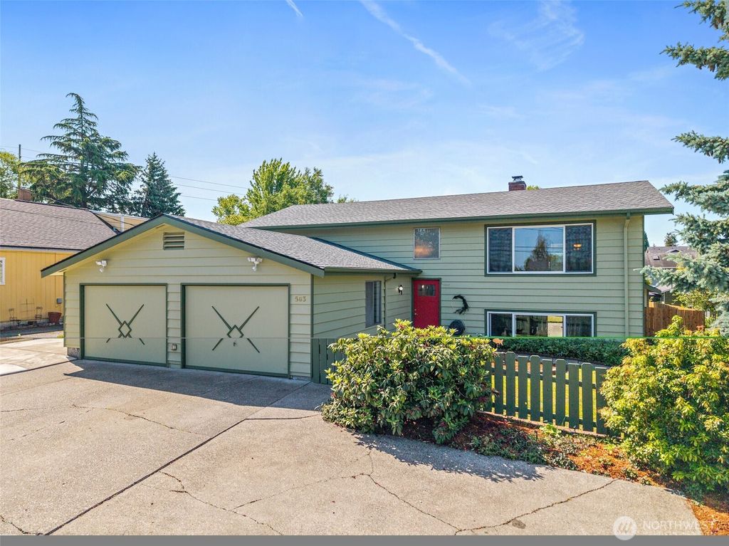 Photo of 503 S 19th Street, Renton, WA 98055 (MLS # 2382606)