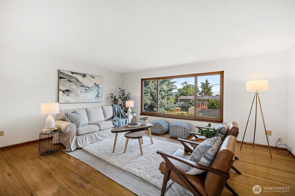 Photo of 503 S 19th Street, Renton, WA 98055 (MLS # 2382606)