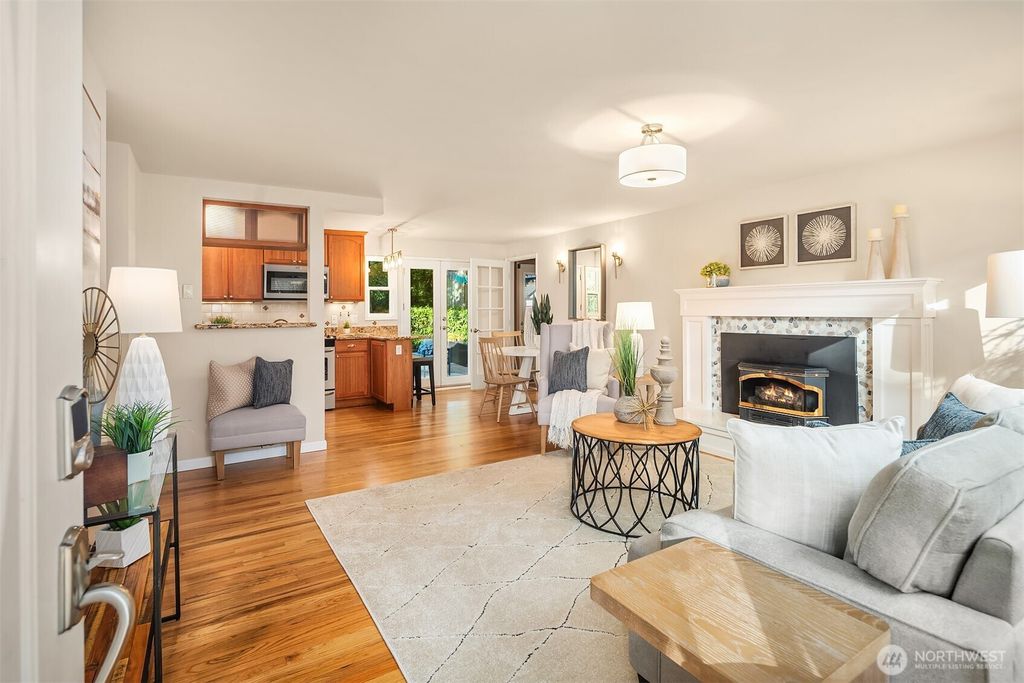 Photo of 16042 Lake Hills Boulevard, Bellevue, WA 98008 (MLS # 2473196)