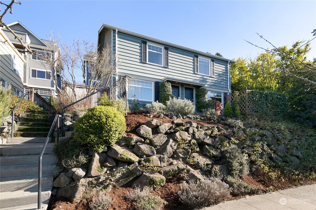 Photo of 3050 31st Avenue W, Seattle, WA 98199 (MLS # 2319547)