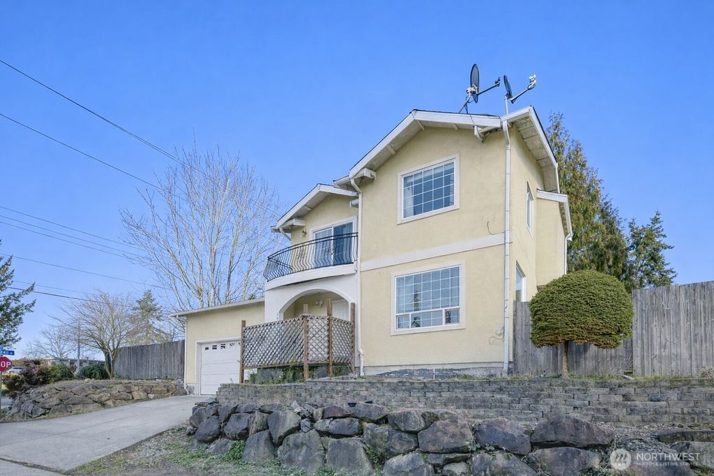 Photo of 24006 26th Avenue S, Des Moines, WA 98198 (MLS # 2487078)