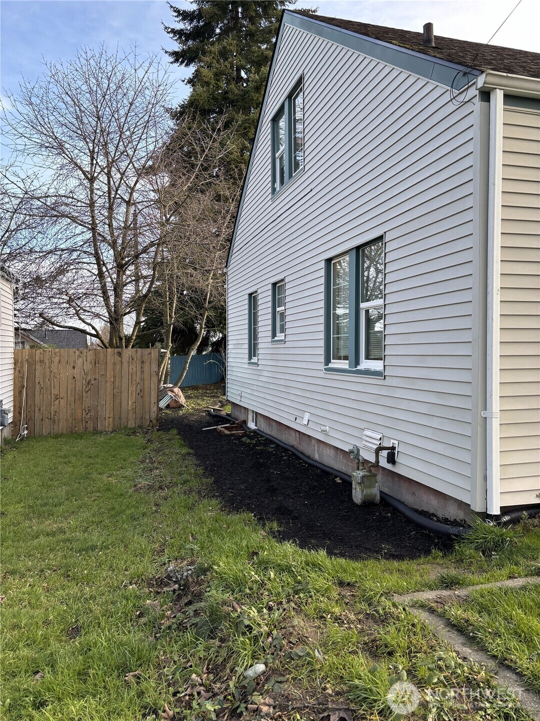 5229 S Thompson Avenue