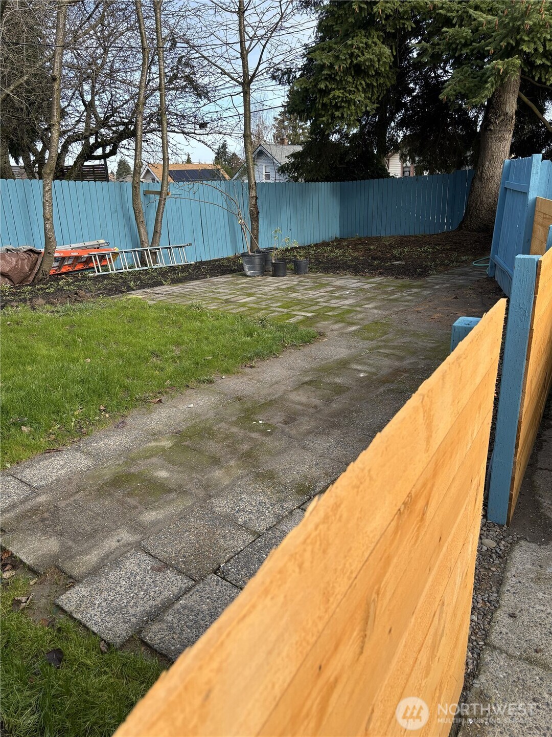 5229 S Thompson Avenue