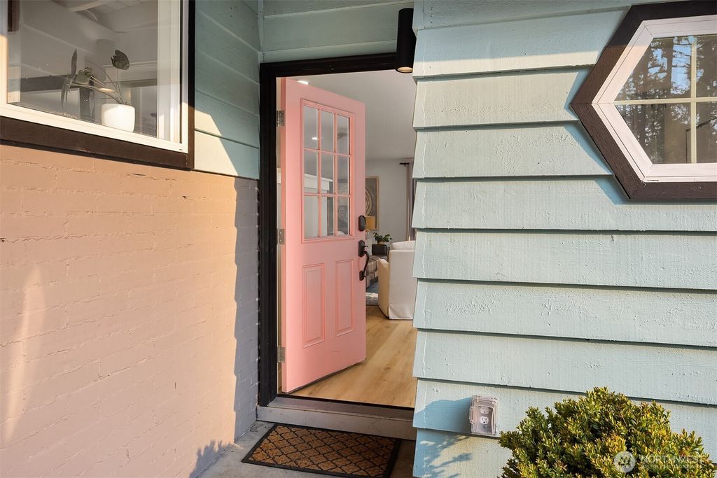 Photo of 771 Edmonds Way, Edmonds, WA 98020 (MLS # 2427066)