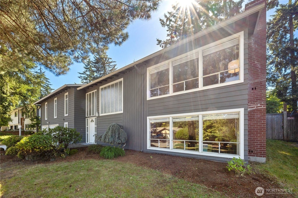 Photo of 6215 122nd Avenue SE, Bellevue, WA 98006 (MLS # 2584744)