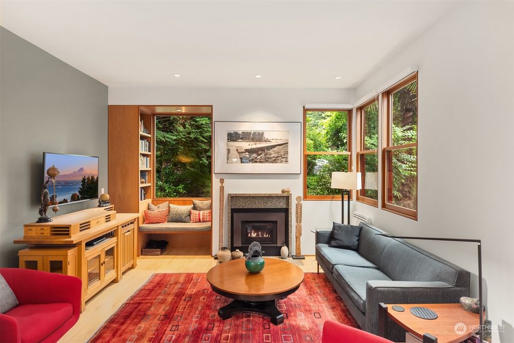 Photo of 3226 E Madison Street, Seattle, WA 98112 (MLS # 2252119)