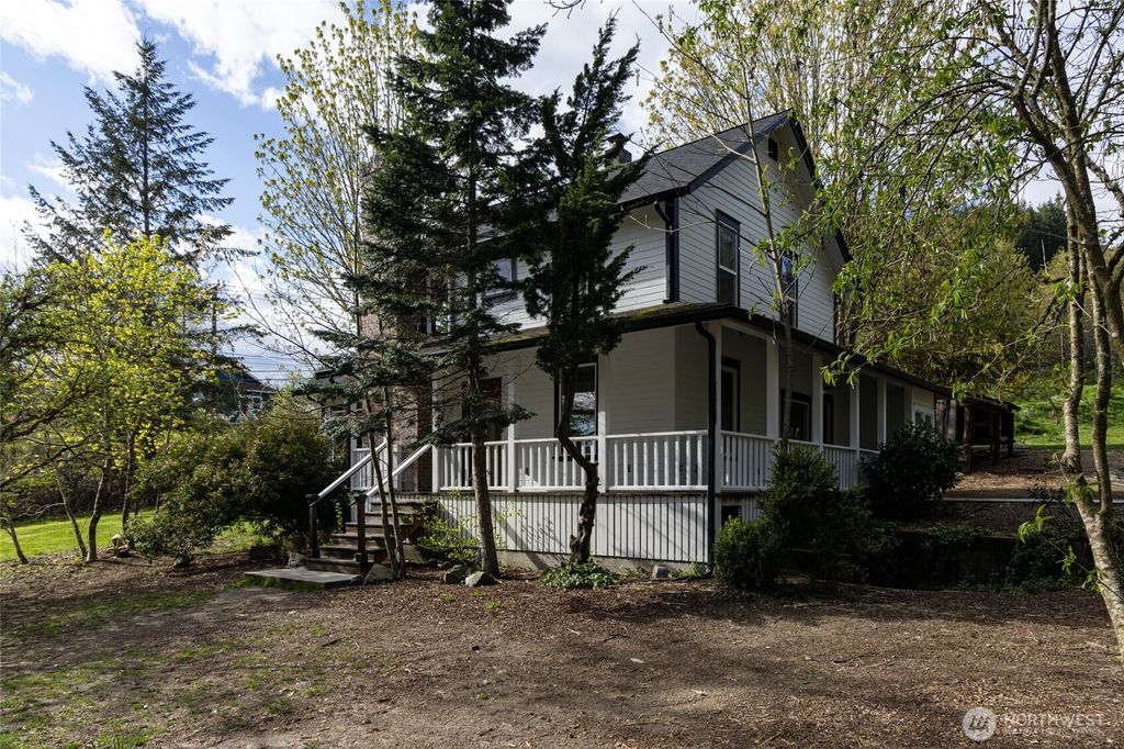 Photo of 13101 Olalla Valley Road SE, Olalla, WA 98359 (MLS # 2509259)