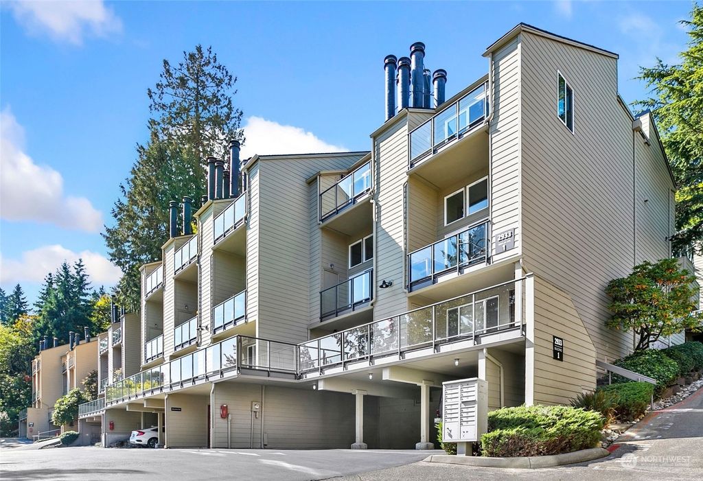 Photo of 2933 76th Avenue SE #11B, Mercer Island, WA 98040 (MLS # 2163292)