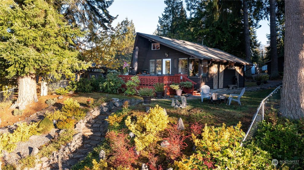 Photo of 1419 150th Place NW, Marysville, WA 98271 (MLS # 2051014)