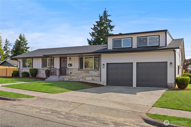 1712 S 76th Street