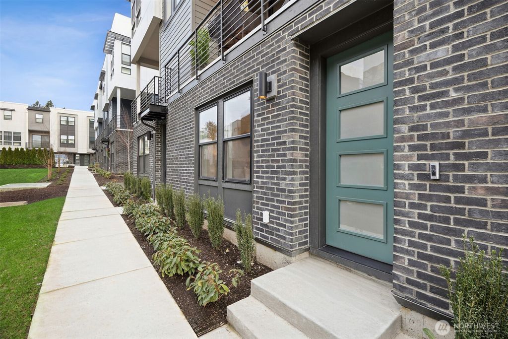 Photo of 18811 99th Court NE #C, Bothell, WA 98011 (MLS # 2480215)