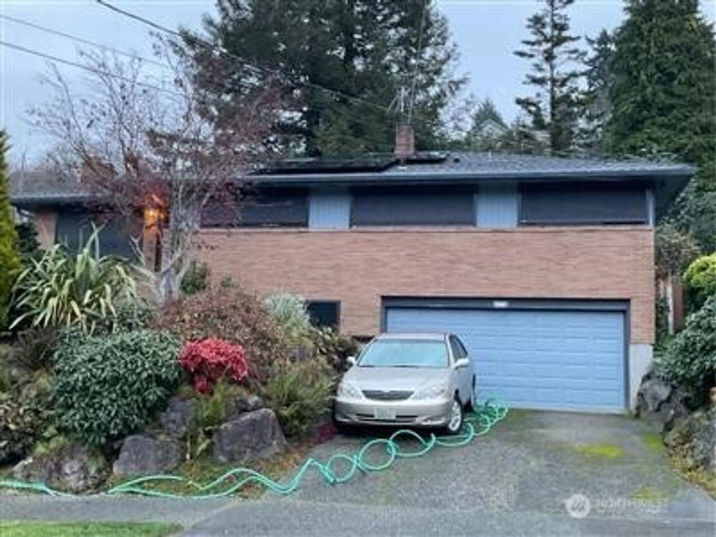 Photo of 7704 46th Avenue SW, Seattle, WA 98136 (MLS # 2528809)