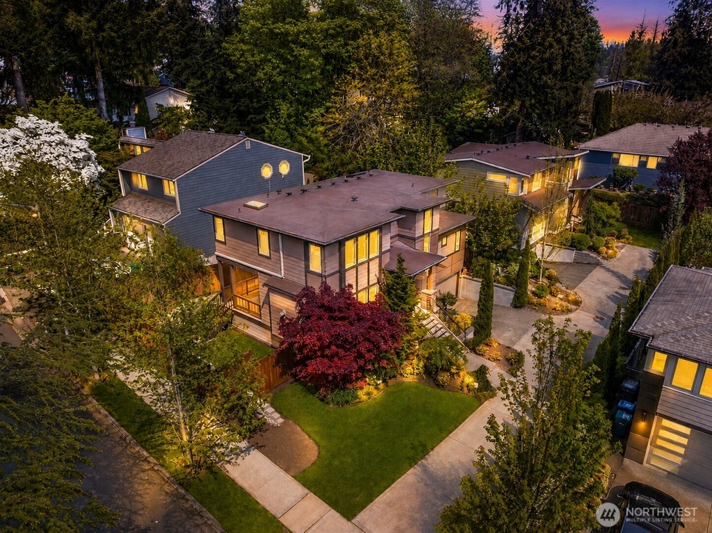 Photo of 11222 116th Place NE #L4, Kirkland, WA 98033 (MLS # 2540861)