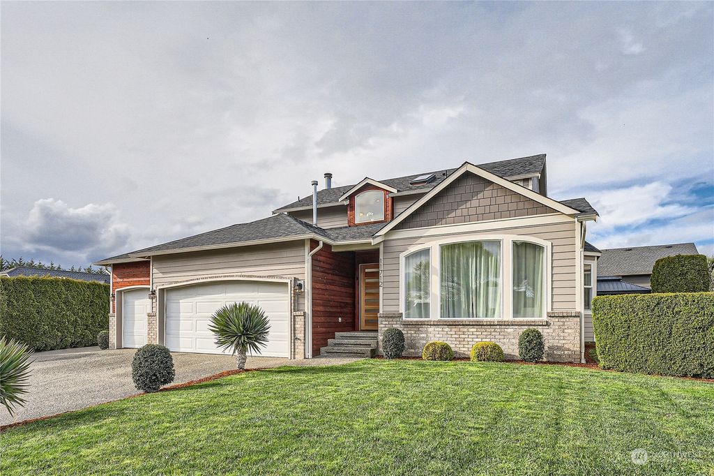 Photo of 11712 SE 268th Street, Kent, WA 98030 (MLS # 2216593)
