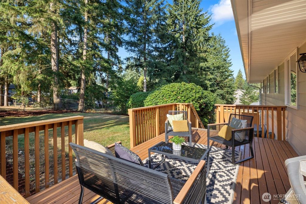 Photo of 1302 Silver Lake Road, Everett, WA 98208 (MLS # 2433524)