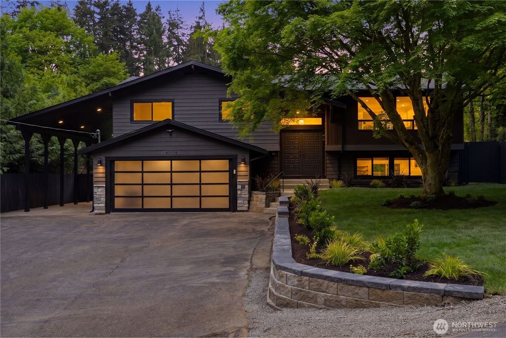 Photo of 4008 NE 197th Street, Lake Forest Park, WA 98155 (MLS # 2519074)