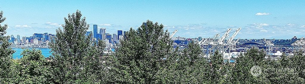 Photo of 3218 SW Hinds Street, Seattle, WA 98126 (MLS # 2258430)