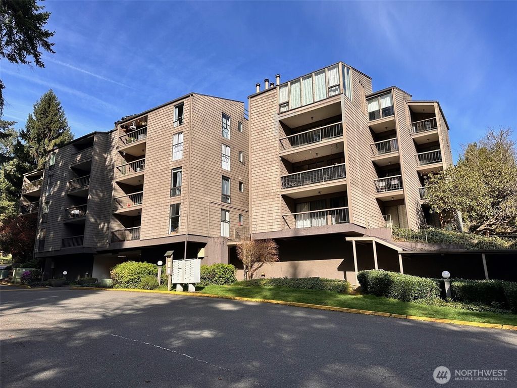 Photo of 13680 NE 69th Street #656, Redmond, WA 98052 (MLS # 2357858)