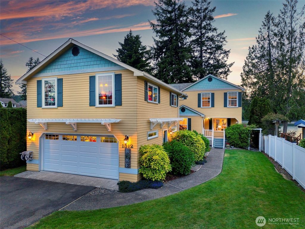 Photo of 1312 NE South Petterson Road, Keyport, WA 98345 (MLS # 2503246)