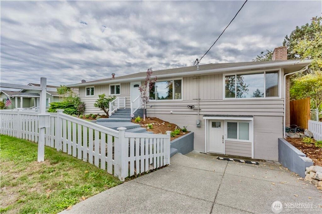 Photo of 2241 S 252nd Street, Des Moines, WA 98198 (MLS # 2492245)