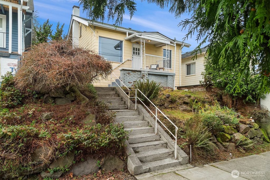Photo of 5011 5th Avenue NE, Seattle, WA 98105 (MLS # 2387091)