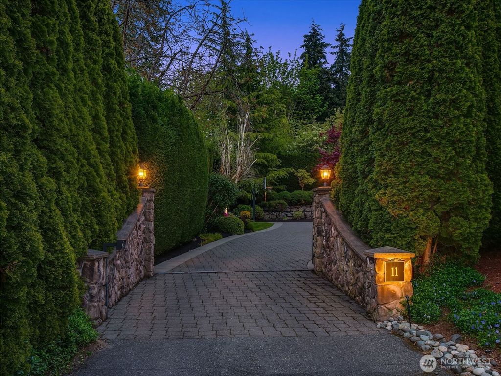 Photo of 11 Diamond S Ranch, Bellevue, WA 98004 (MLS # 2369491)