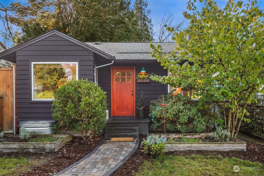 Photo of 3007 NE 95th Street, Seattle, WA 98115 (MLS # 2303294)