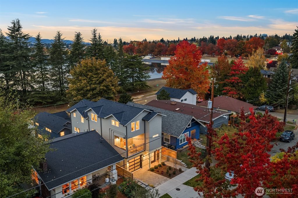 Photo of 7045 16th Avenue NE #B, Seattle, WA 98115 (MLS # 2447614)