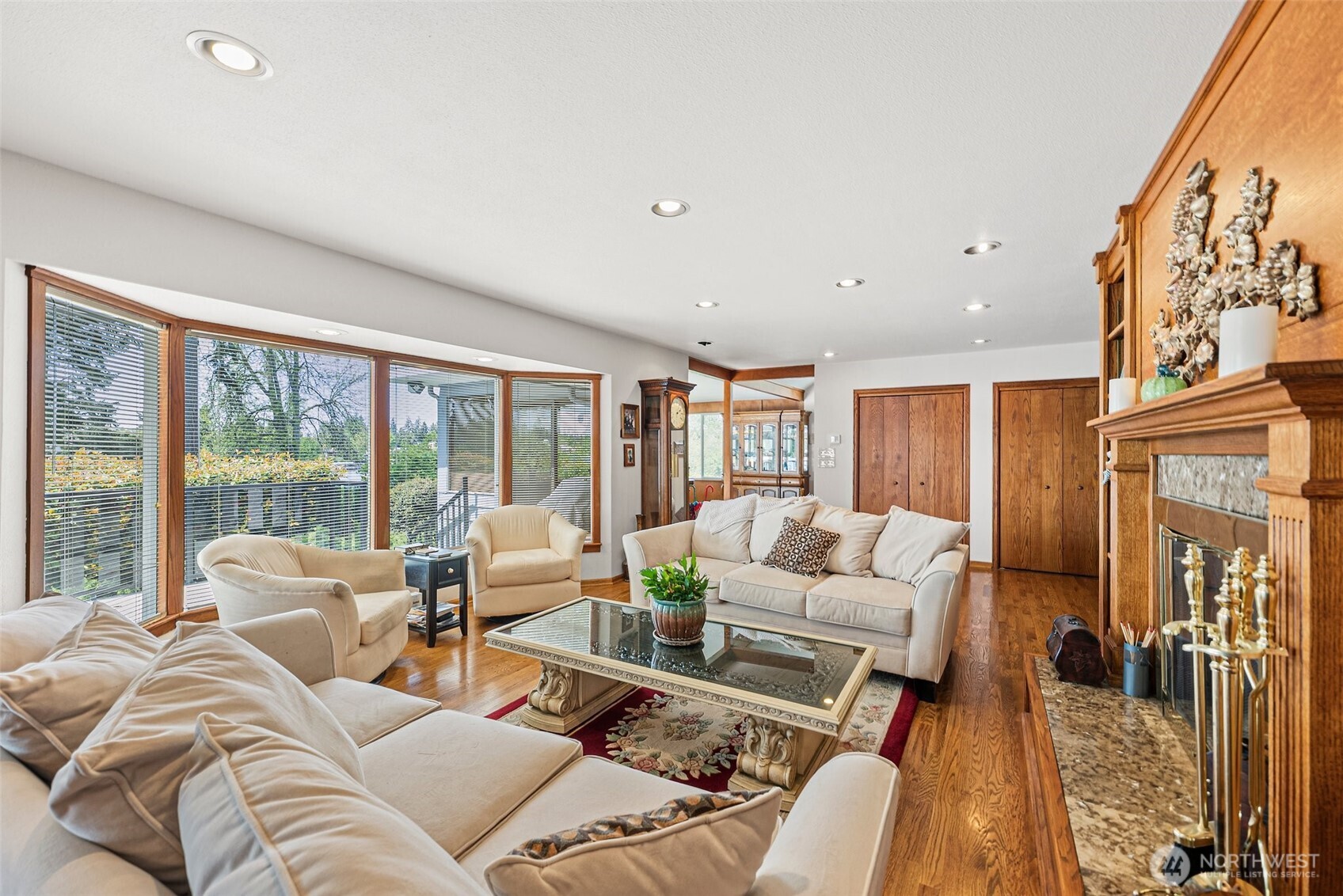 9138 Edgewater Drive SW
