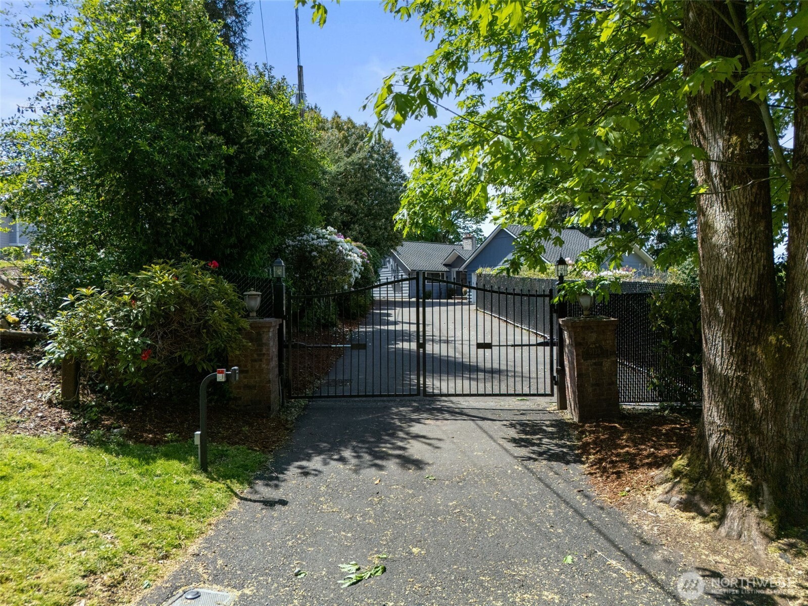 9138 Edgewater Drive SW