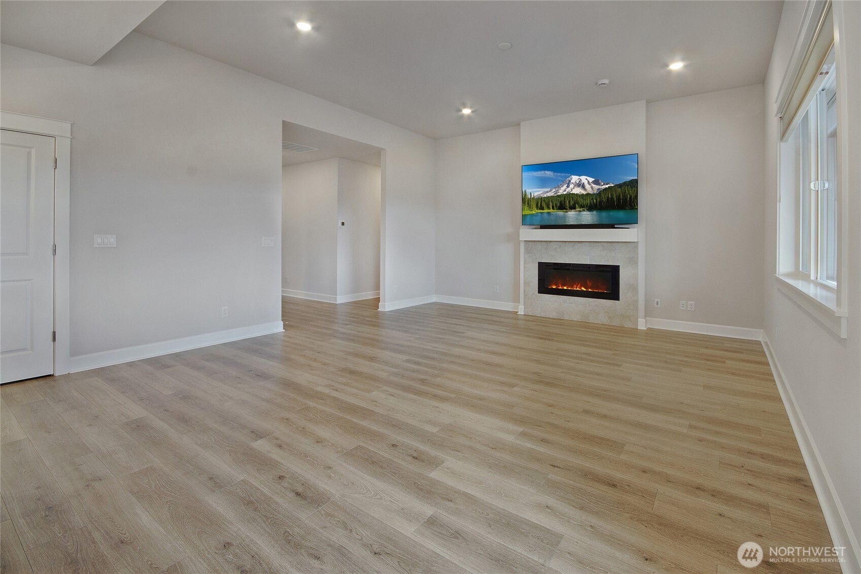 9242 Nootka Court SE