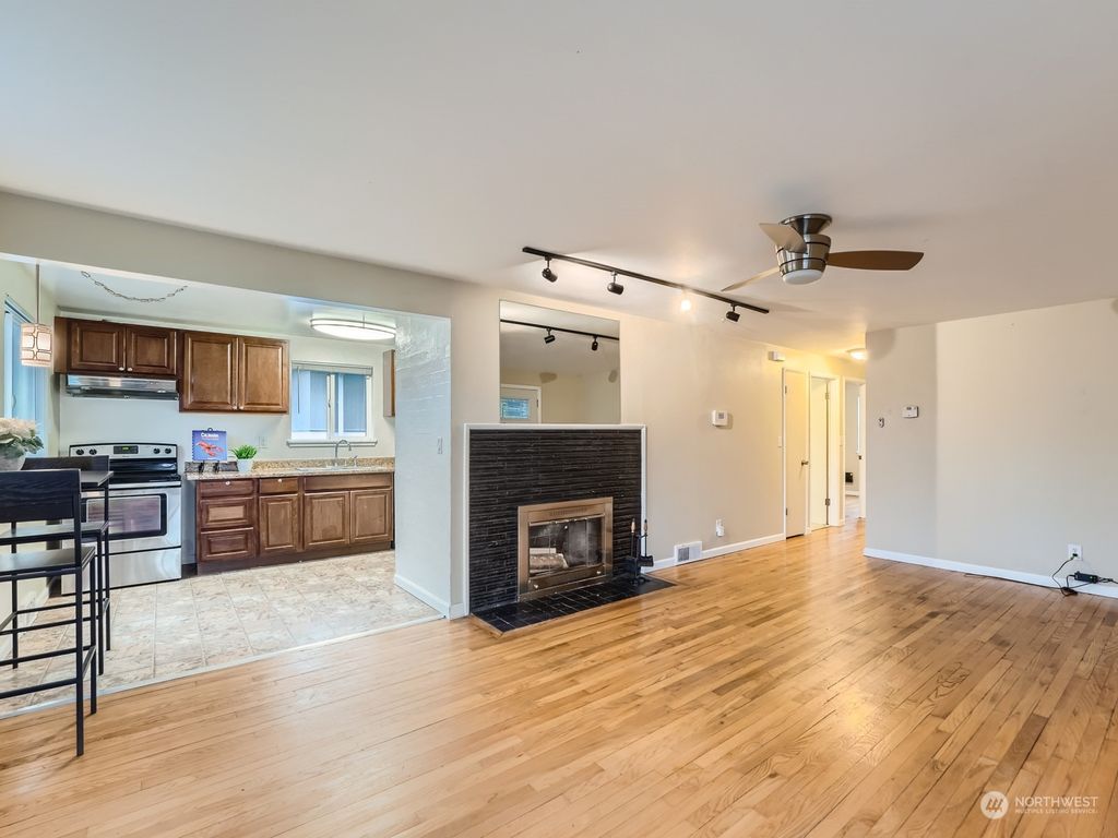 Photo of 5019 S Roxbury Street, Seattle, WA 98118 (MLS # 2193662)