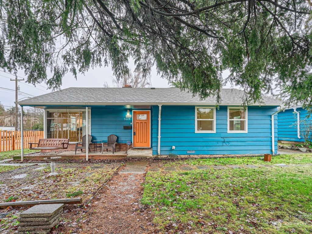 Photo of 5019 S Roxbury Street, Seattle, WA 98118 (MLS # 2193662)