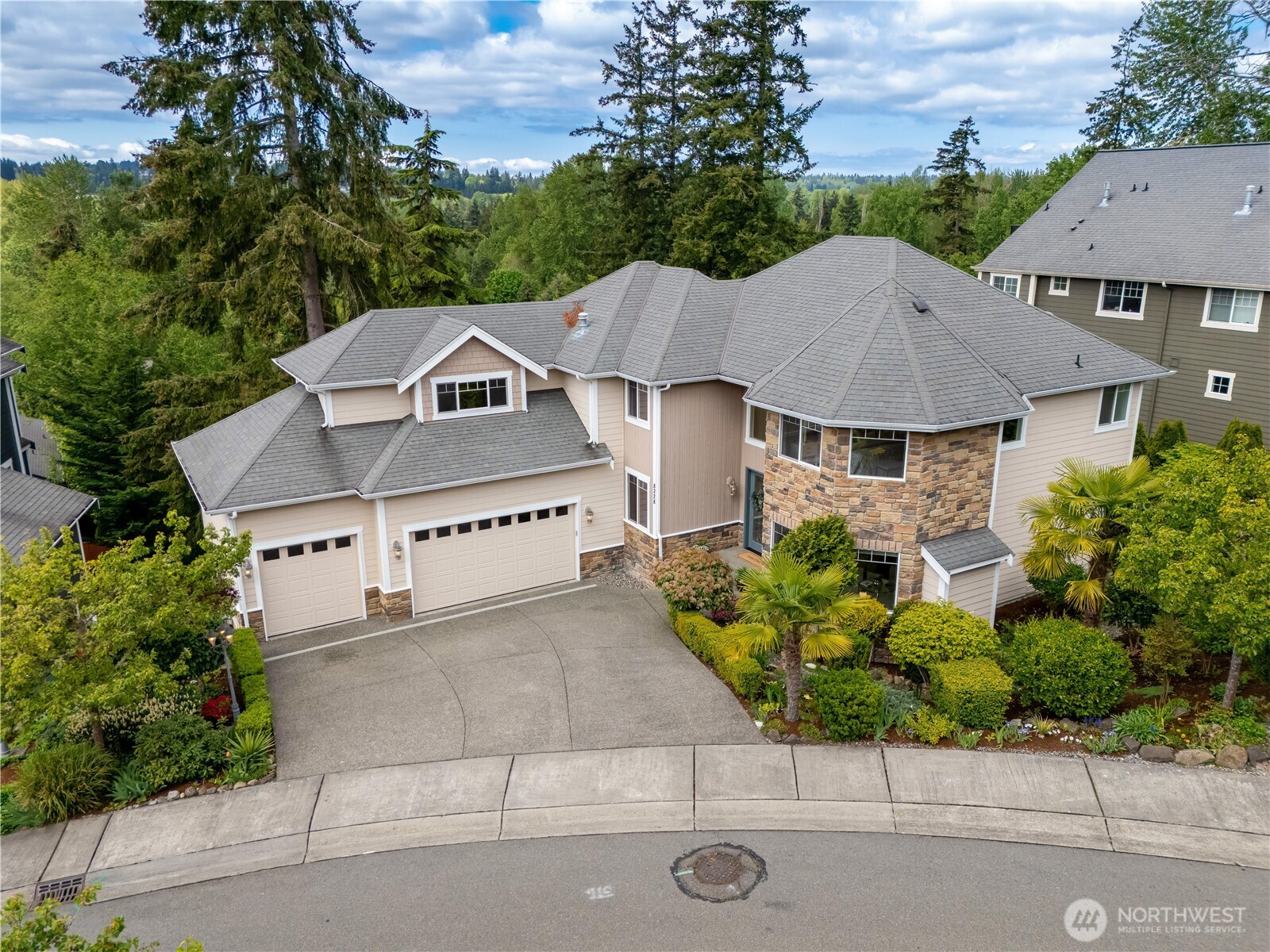8228 NE 187th Way