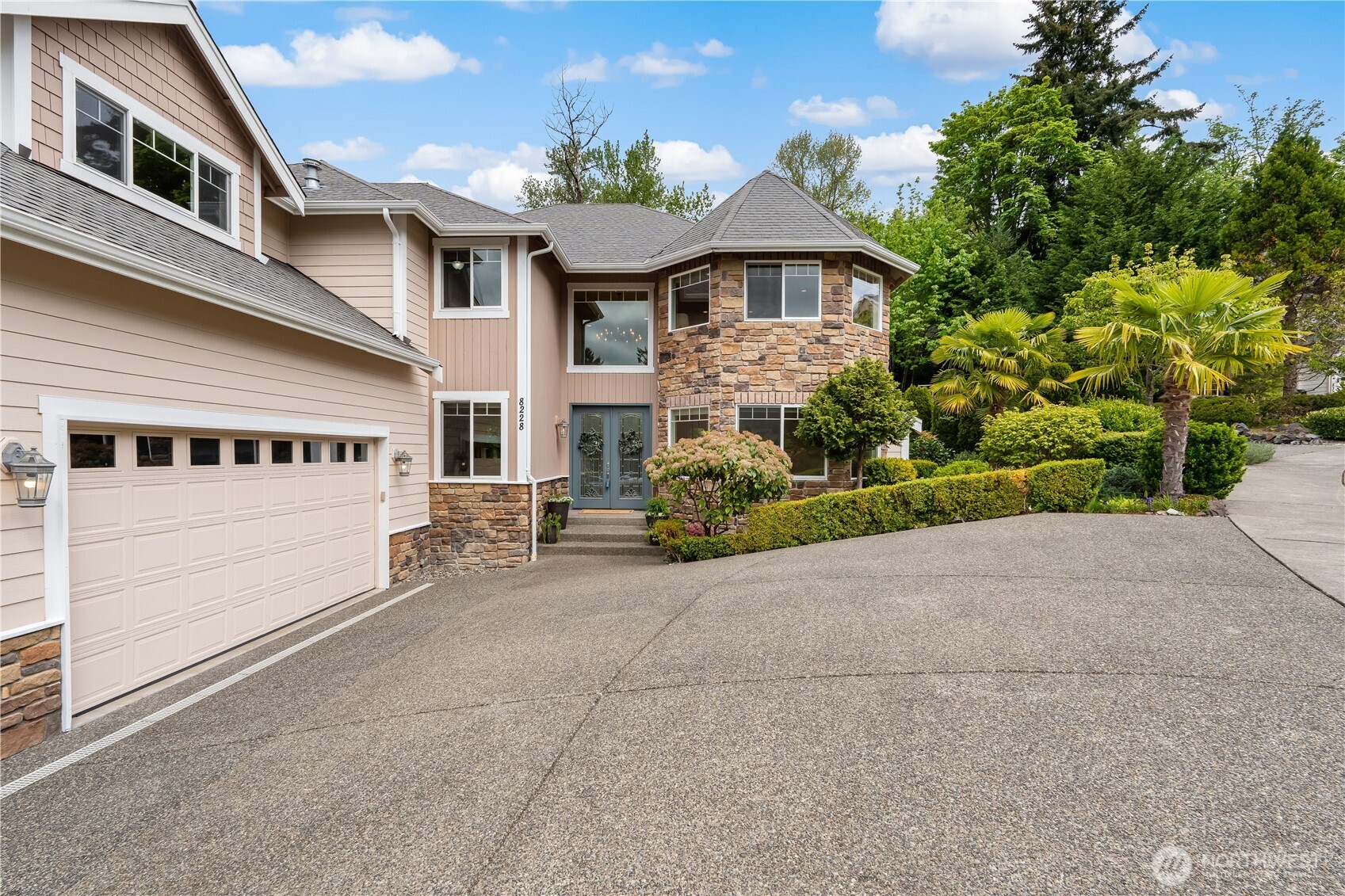 8228 NE 187th Way