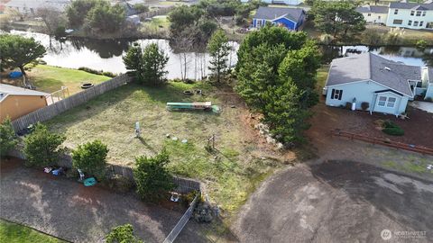 Photo of 704 347th Place, Ocean Park, WA 98640 (MLS # 2453901)